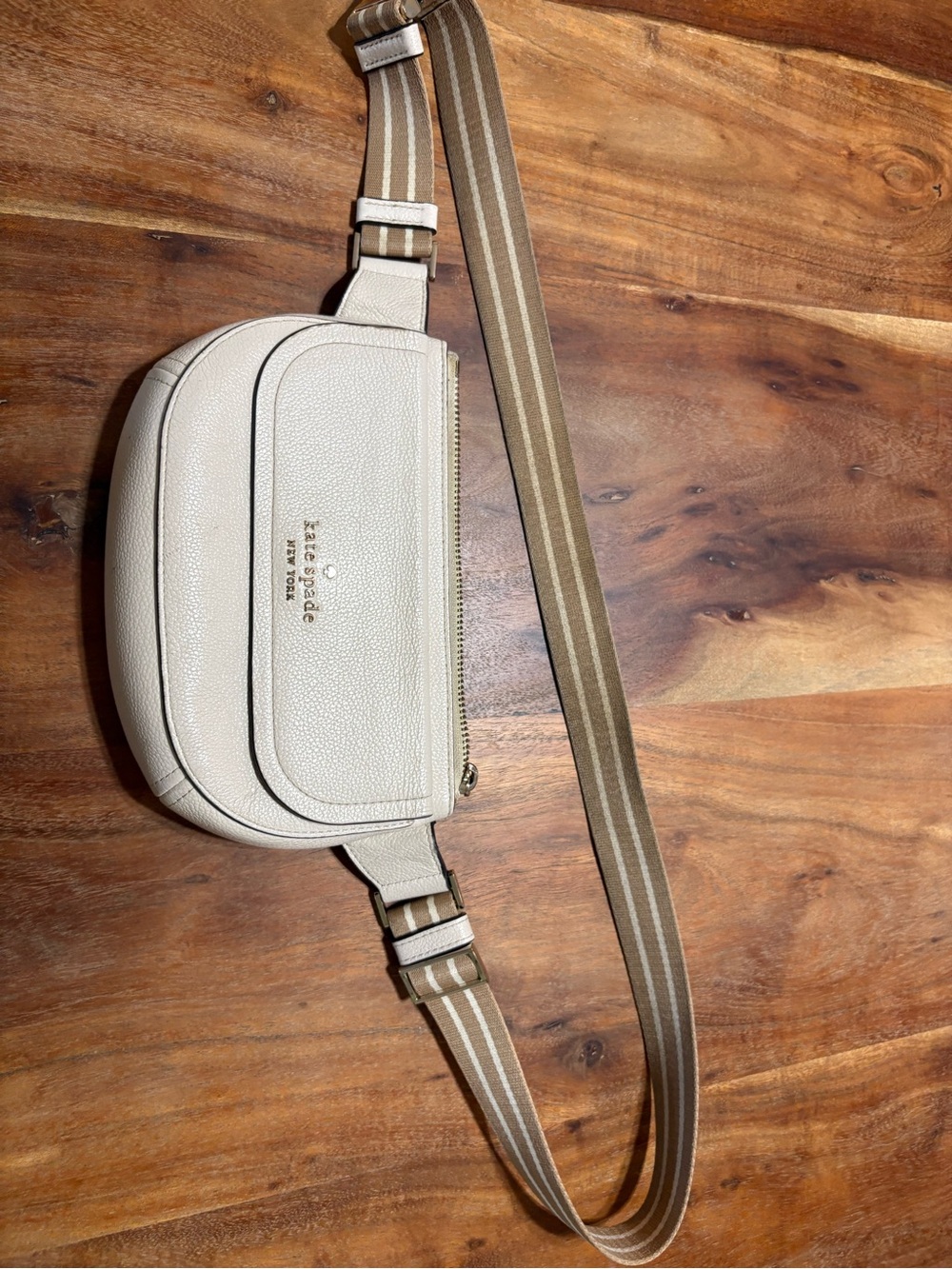 kate spade Cream Pebbled Leather Crossbody Bag with Gold Logo - Picture 2 of 6